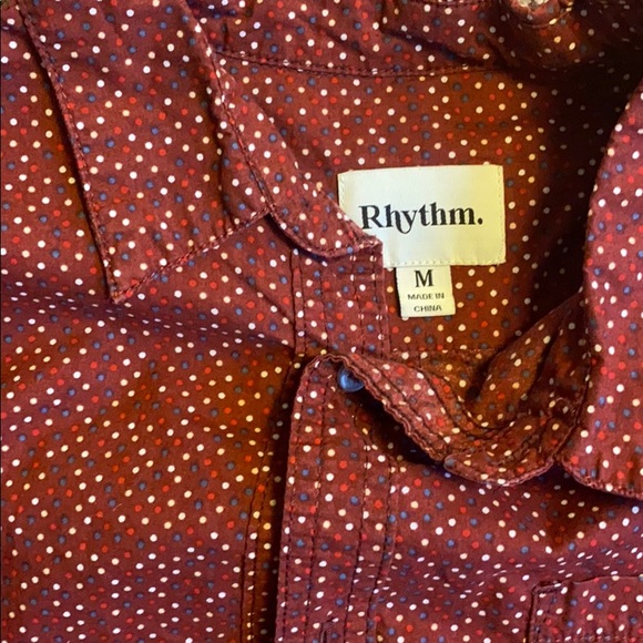 Rhythm patterned button down, size M - Picture 2 of 2